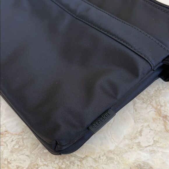 NWOT Tracker Anti Theft RFID Black Nylon Crossbody Bag Unisex - Picture 15 of 15